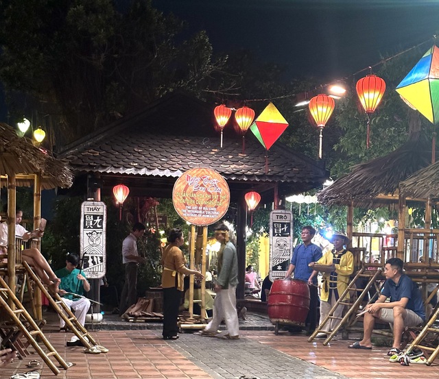 Gìn giữ và phát huy di sản văn hóa phi vật thể tạo động lực cho phát triển du lịch - Ảnh 1.