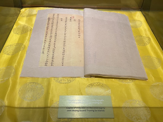 Khai mạc trưng bày 'Châu bản triều Nguyễn - Ký ức một triều đại'- Ảnh 3.