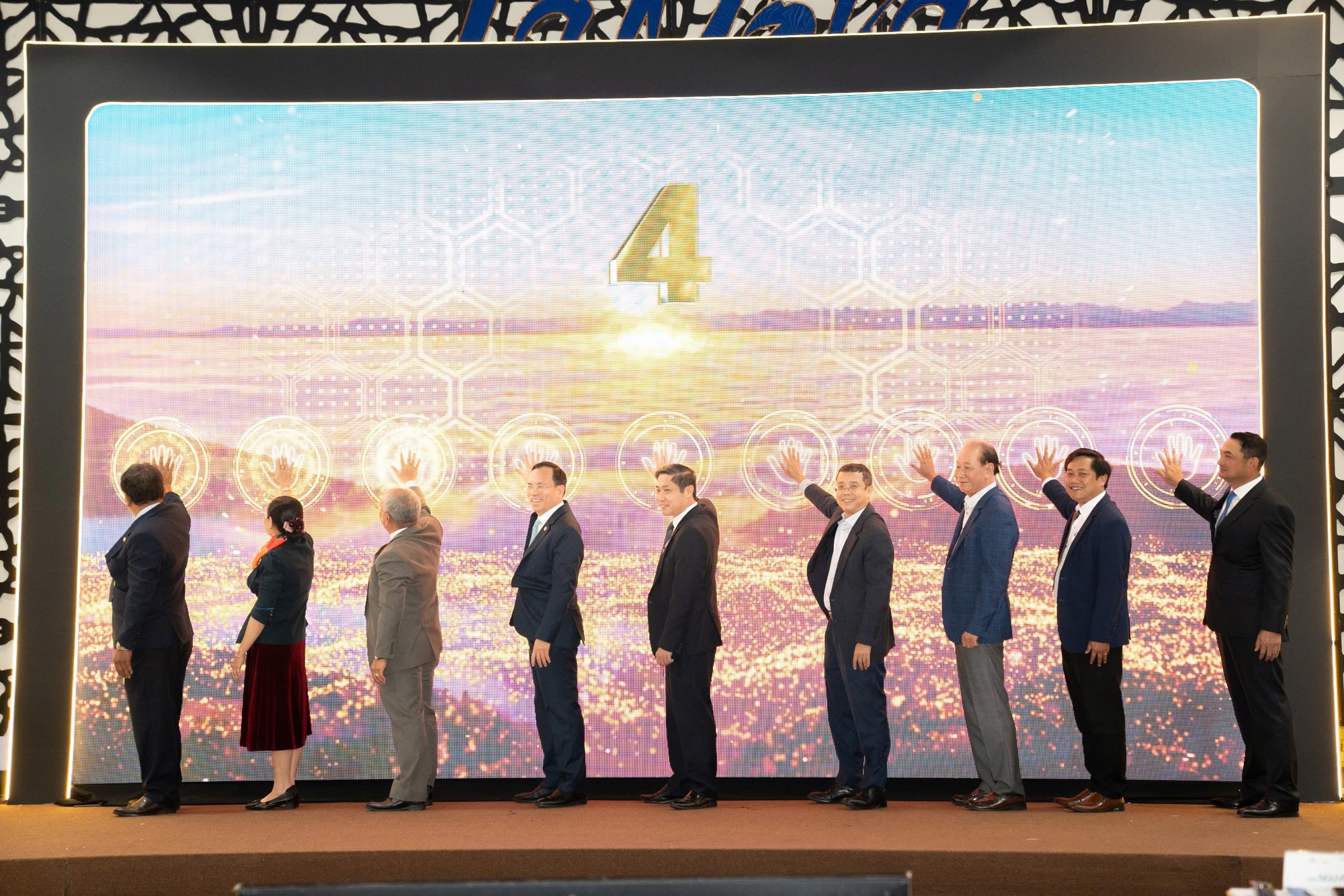 Cung đường di sản Hội An – Mỹ Sơn – Cổng trời Đông Giang: Nơi thiên nhiên giao hòa cùng văn hóa - Ảnh 4. Cung đường di sản Hội An – Mỹ Sơn – Cổng trời Đông Giang: Nơi thiên nhiên giao hòa cùng văn hóa - Ảnh 4.