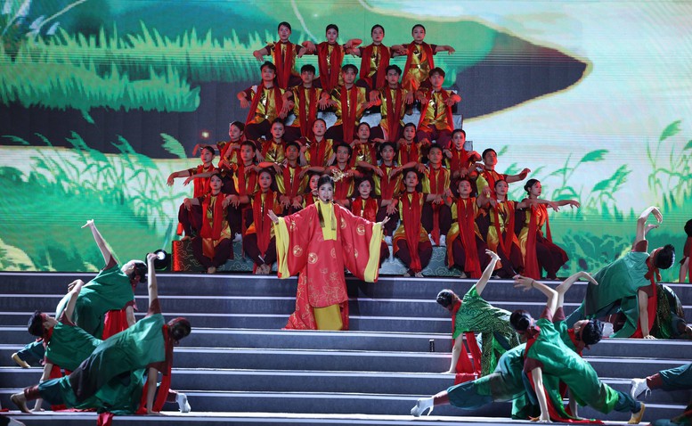 Khai mạc Lễ hội Hoa Lư - Di sản Văn hóa phi vật thể quốc gia không ngừng được nâng tầm về quy mô, cách thức tổ chức- Ảnh 6.